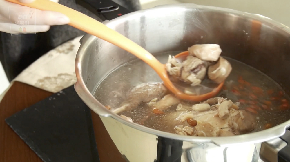 鮑魚干貝雞湯成品照
